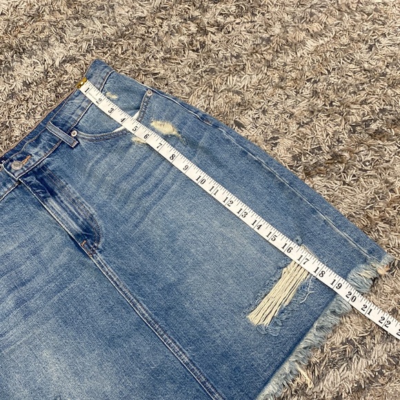 Gap distressed denim mini skirt, size 32 - Picture 6 of 12